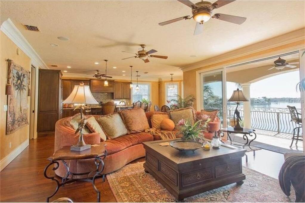 Large Mediterranean Oasis - Water Views & Pool Clearwater Beach Eksteriør billede